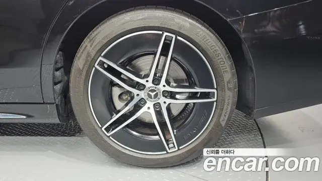 Mercedes-Benz E-Class 2025 — ფოტო 9/32