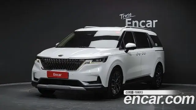 Kia Carnival 2021 — Фото 1/20