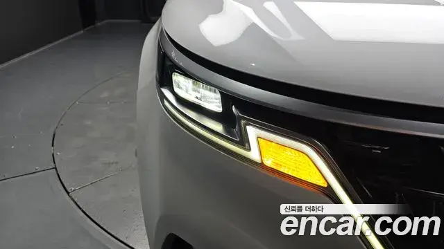 Kia Carnival 2021 — Photo 25/30