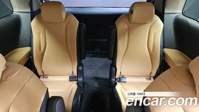 Kia Carnival 2021 — Photo 5/30