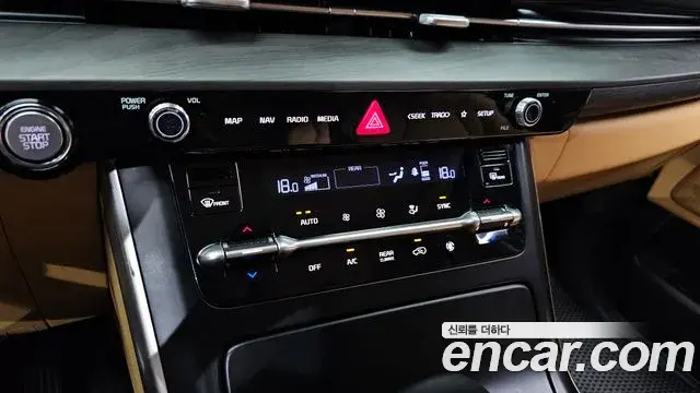 Kia Carnival 2021 — Photo 24/30