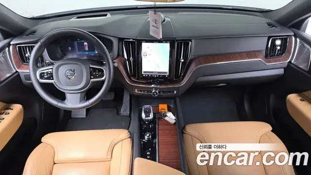 Volvo XC60 2025 — Şəkil 2/20