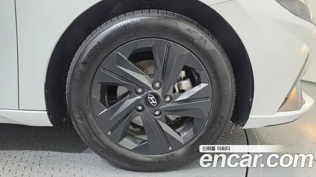 Hyundai The New Avante Hybrid 2023 — Photo 28/30