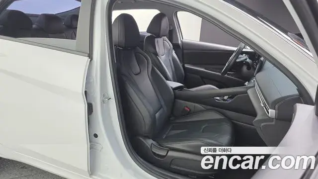 Hyundai The New Avante Hybrid 2023 — Photo 15/30