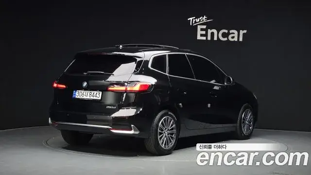 BMW 2 Series Active Tourer 2025 — Фото 2/20