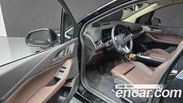 BMW 2 Series Active Tourer 2025 — Фото 10/20