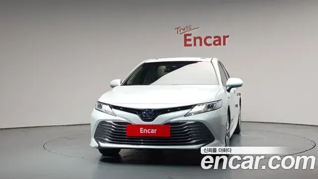 Toyota Camry 2018 — Şəkil 5/31
