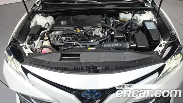 Toyota Camry 2018 — Şəkil 21/31