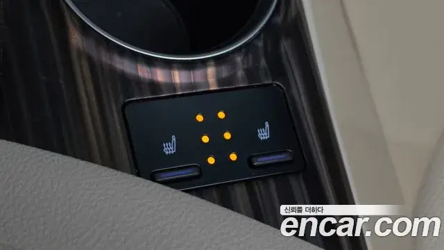 Toyota Camry 2018 — Şəkil 24/31