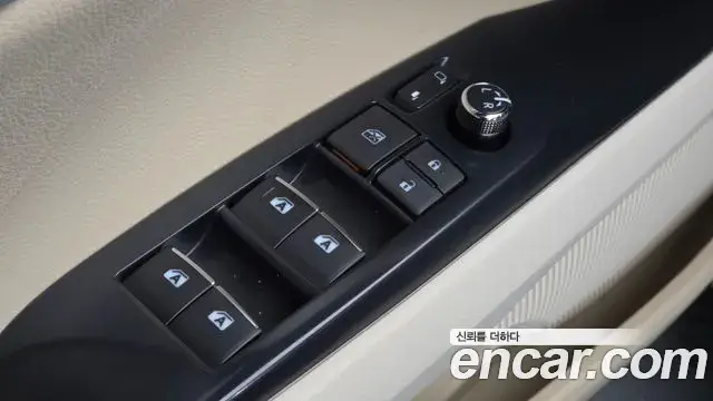 Toyota Camry 2018 — Şəkil 19/31