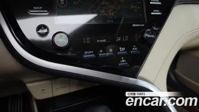 Toyota Camry 2018 — Şəkil 31/31