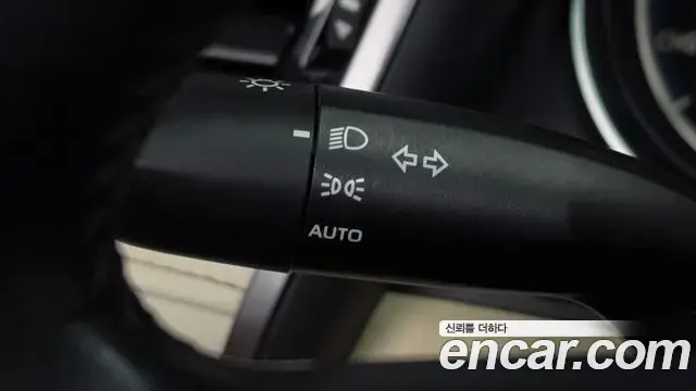 Toyota Camry 2018 — Şəkil 15/31
