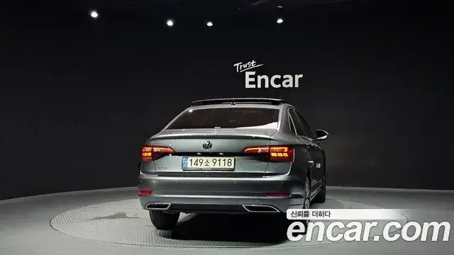 Volkswagen Jetta 2021 — Şəkil 27/33