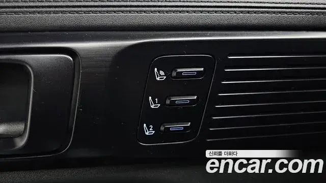 Hyundai Santa Fe 2025 — Photo 22/41