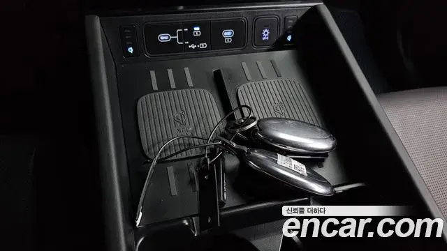 Hyundai Santa Fe 2025 — Photo 39/41
