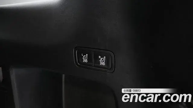Hyundai Santa Fe 2025 — Photo 18/41