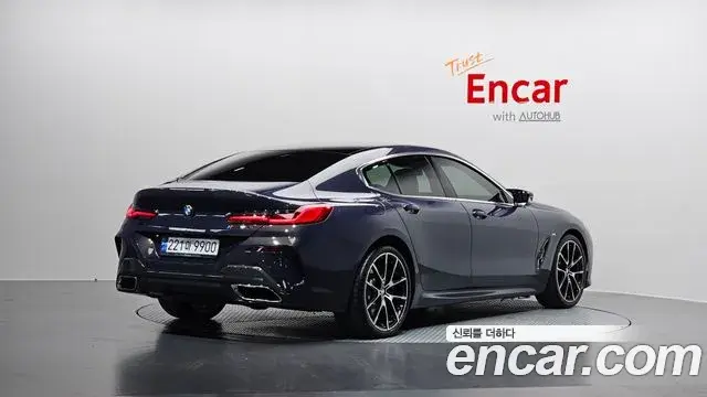 BMW 8 Series 2024 — Şəkil 19/32
