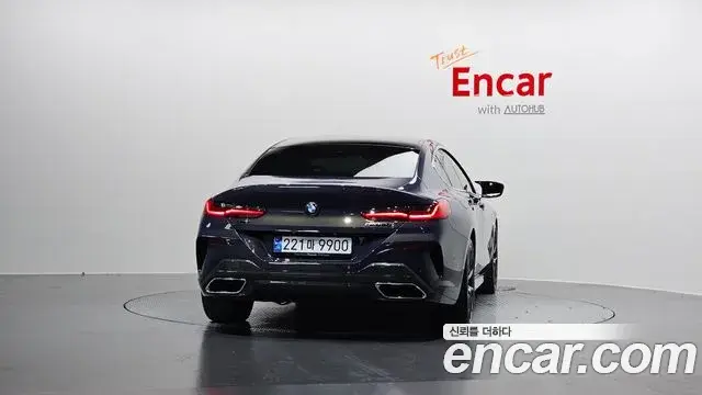 BMW 8 Series 2024 — Şəkil 9/32