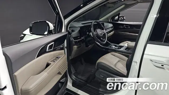 Kia Carnival 2024 — Photo 12/48