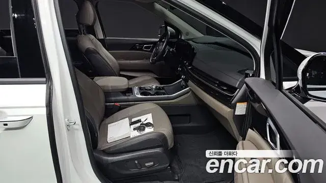 Kia Carnival 2024 — Photo 20/48