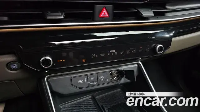 Kia Carnival 2024 — Photo 18/48