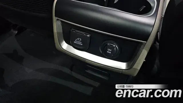 Kia Carnival 2024 — Photo 38/48