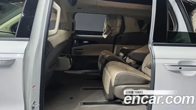 Kia Carnival 2022 — Photo 37/40