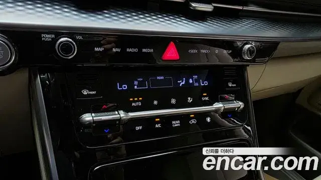 Kia Carnival 2022 — Photo 23/40