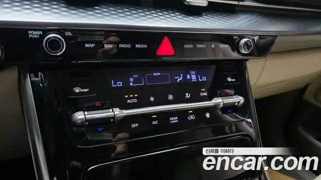 Kia Carnival 2022 — Photo 21/40
