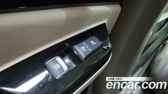 Kia Carnival 2022 — Photo 22/40