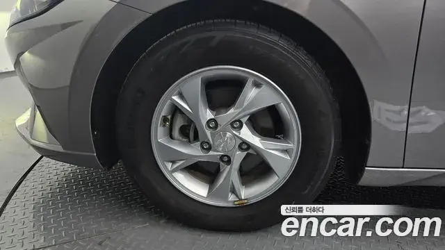 Hyundai The New Avante Hybrid 2020 — Photo 10/30