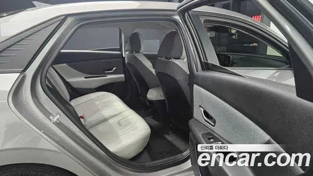 Hyundai The New Avante Hybrid 2020 — Photo 4/30