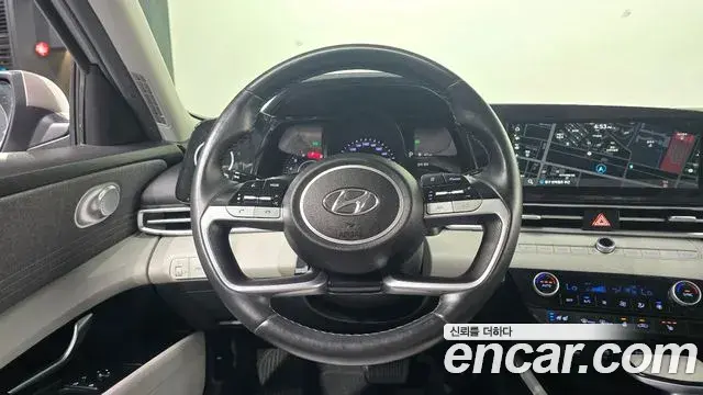 Hyundai The New Avante Hybrid 2020 — Photo 18/30
