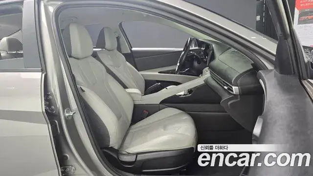 Hyundai The New Avante Hybrid 2020 — Photo 20/30