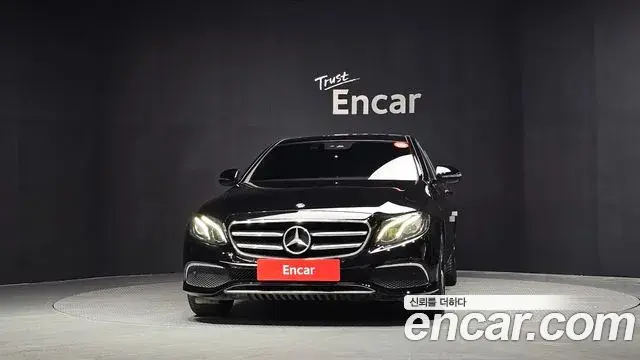 Mercedes-Benz E-Class 2019 — Фото 3/20