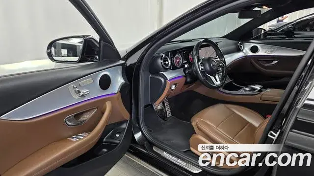 Mercedes-Benz E-Class 2019 — Фото 10/20