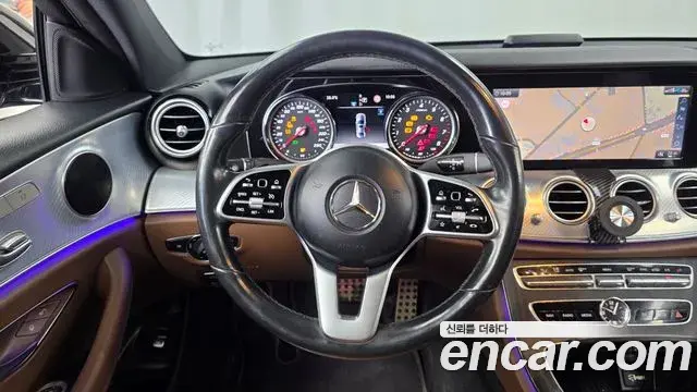 Mercedes-Benz E-Class 2019 — Фото 13/20