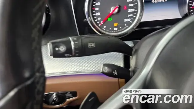 Mercedes-Benz E-Class 2019 — Şəkil 11/32
