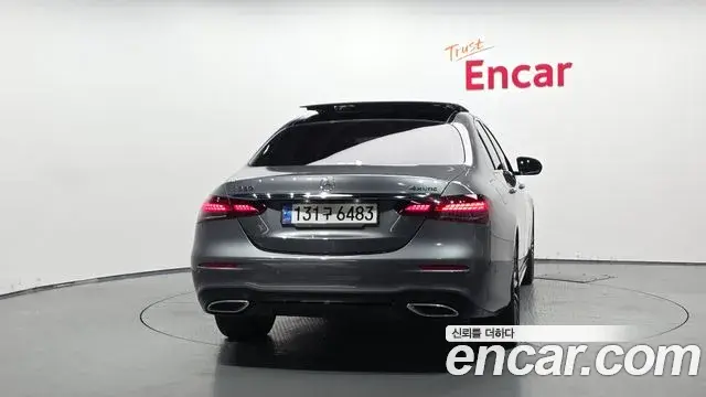 Mercedes-Benz E-Class 2023 — Фото 4/20