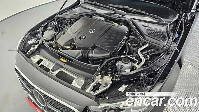 Mercedes-Benz E-Class 2024 — ფოტო 30/30