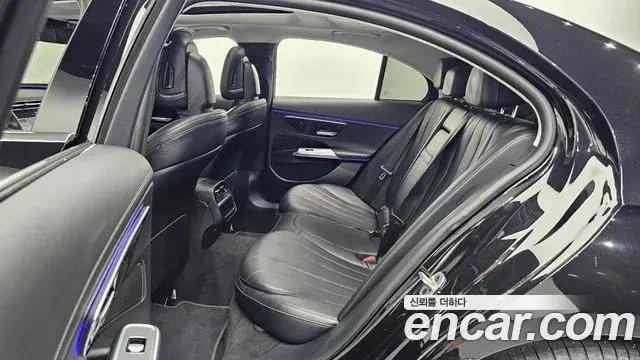 Mercedes-Benz E-Class 2024 — ფოტო 12/30