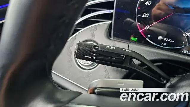 Mercedes-Benz E-Class 2024 — ფოტო 21/30