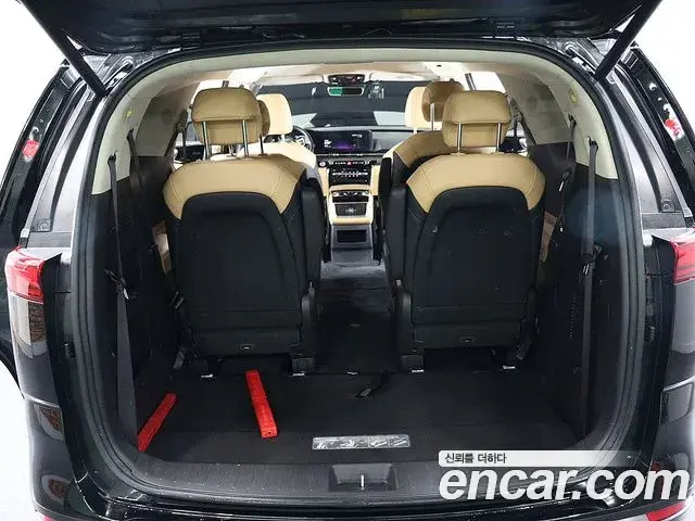 Kia Carnival 2023 — Şəkil 12/20