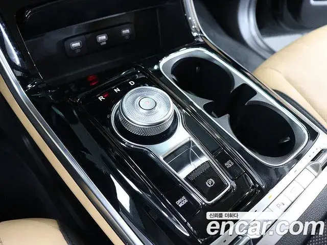 Kia Carnival 2023 — Şəkil 13/20