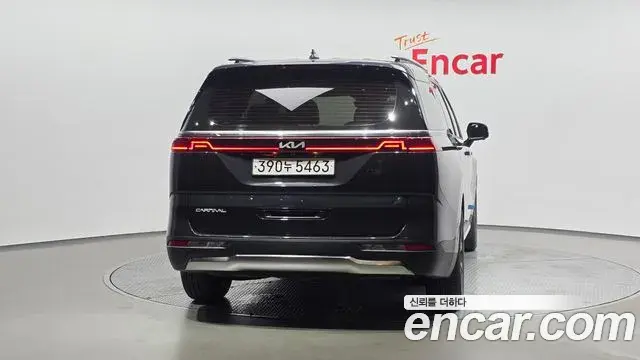 Kia Carnival 2023 — Photo 18/20