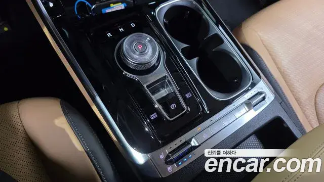 Kia Carnival 2023 — Photo 5/20