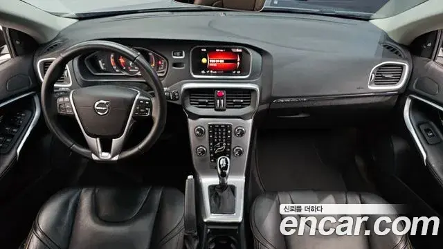 Volvo V40 Cross Country 2019 — Şəkil 29/33