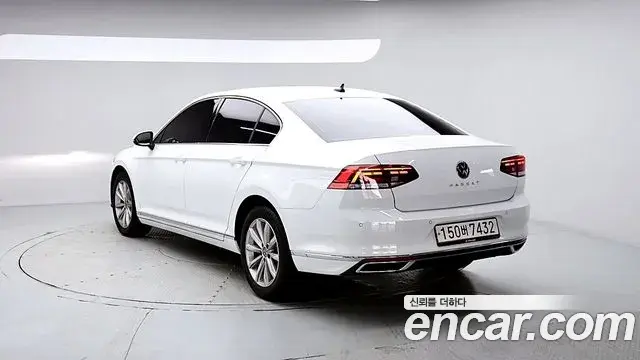 Volkswagen Passat GT 2021 — ფოტო 14/20