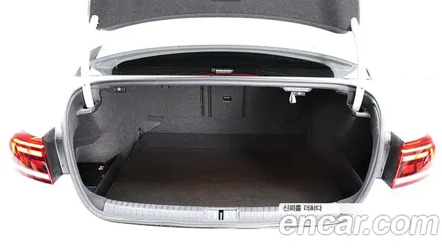 Volkswagen Passat GT 2021 — ფოტო 7/20