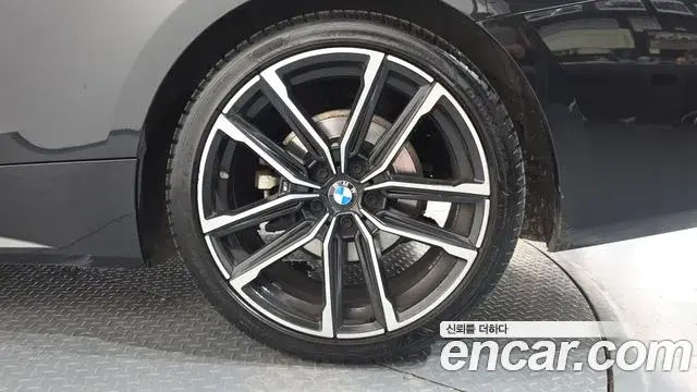 BMW 4 Series 2023 — Photo 19/35